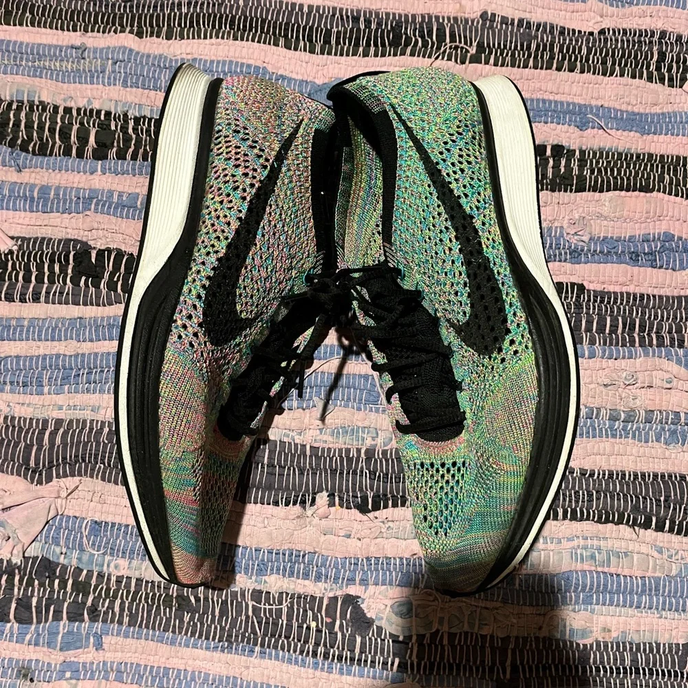 Nike Flyknit Racer - Picture 4 of 5